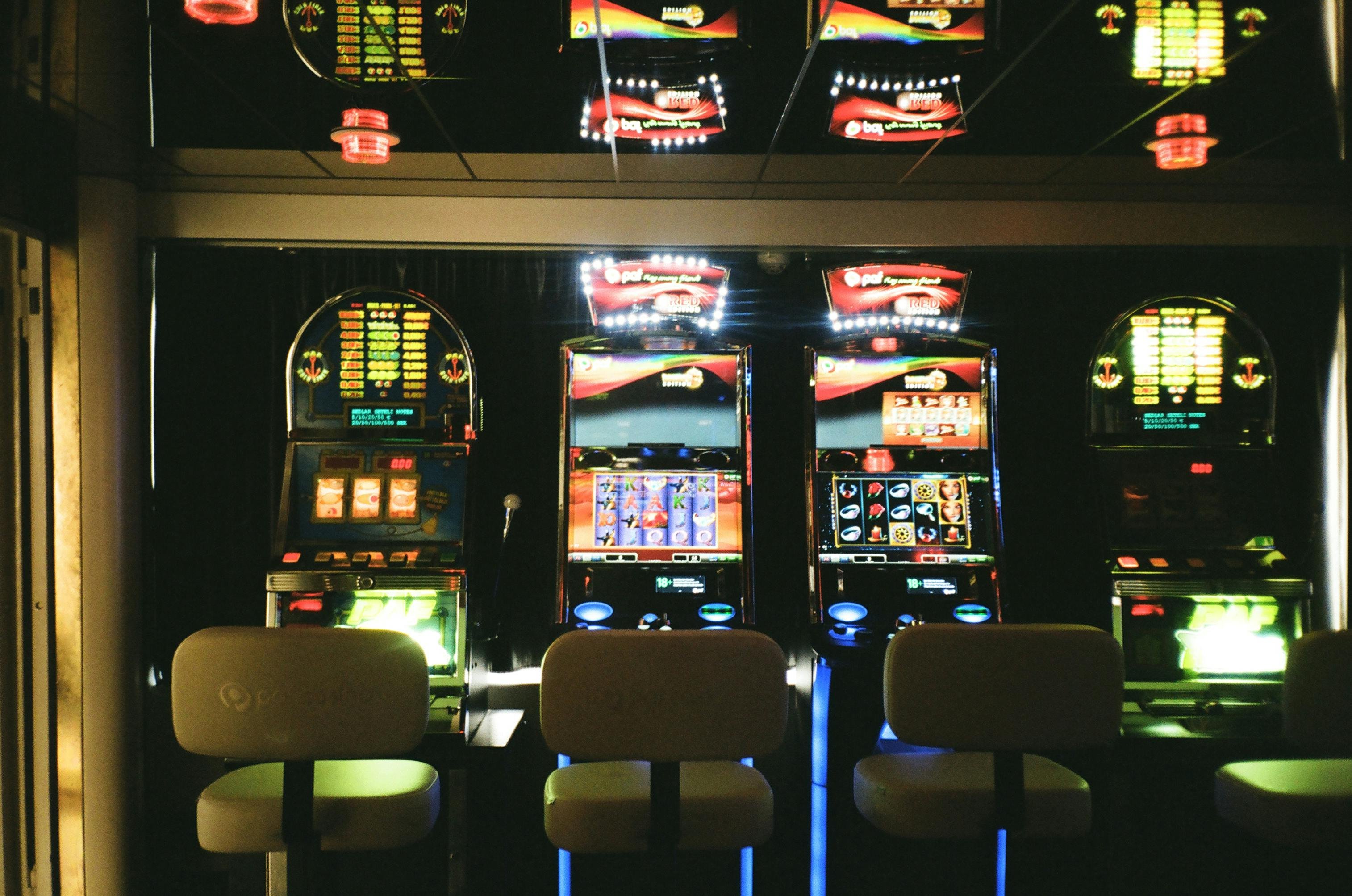 Responsible gaming message beside 3 bdt live entertainment content for adults